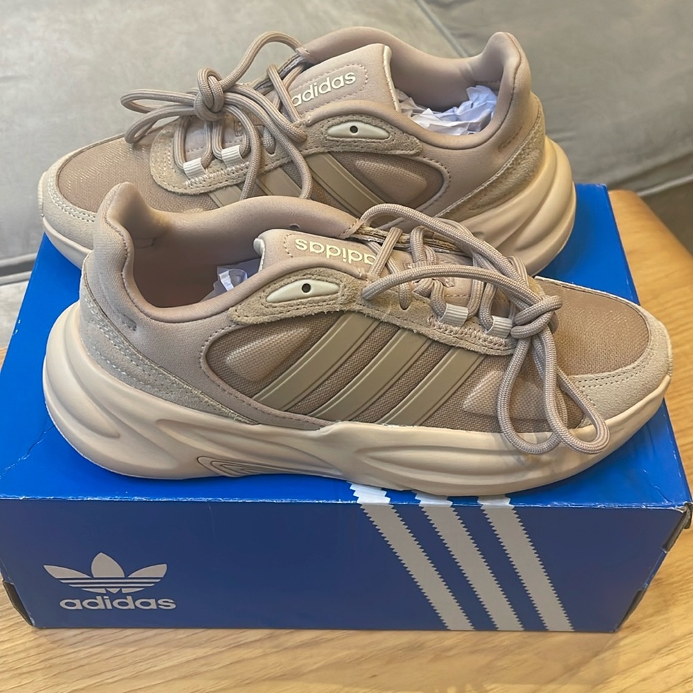 adidas - Ozelle Womens size 6 nude color